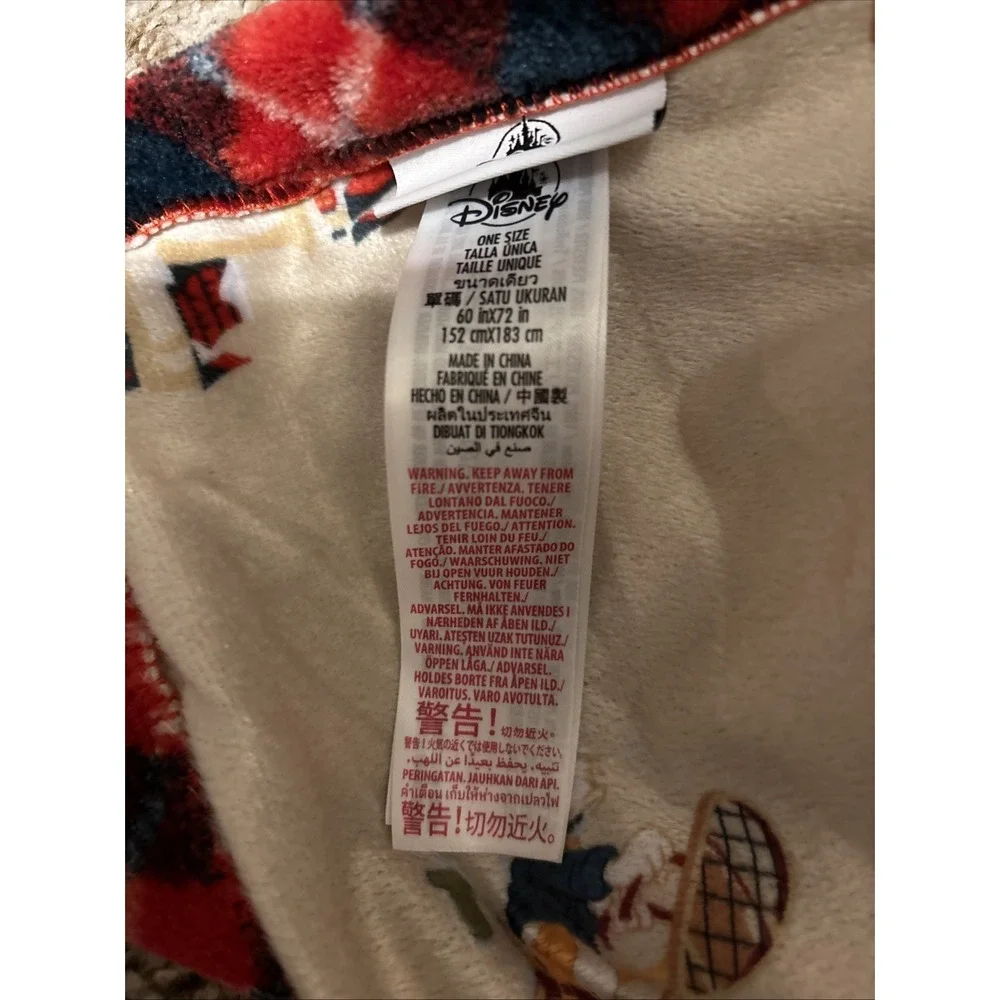 Disney Parks 2021 Mickey Mouse Christmas Holiday Fleece Flannel Blanket Throw